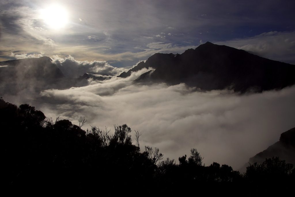 Le cirque de Cilaos au crépuscule